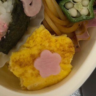 卒園・進級キャラ弁♡桜の卵焼き